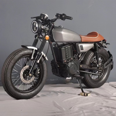 Motocicletas eléctricas retro para viajar en la calle neumático de 10 pulgadas 6-8 horas de tiempo de carga