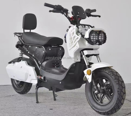 Scooters eléctricos personalizables de 1500W-2000W con faros dobles y carga rápida