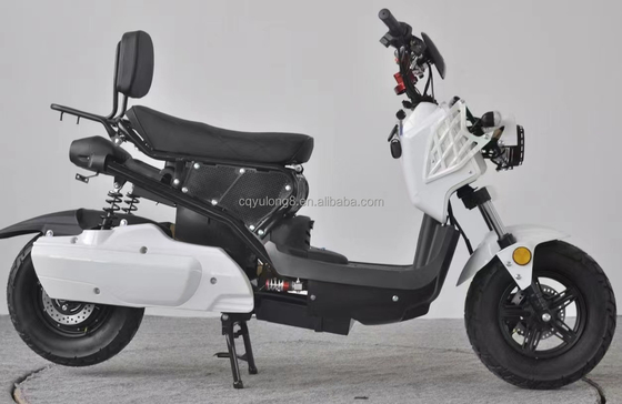 Scooters eléctricos personalizables de 1500W-2000W con faros dobles y carga rápida