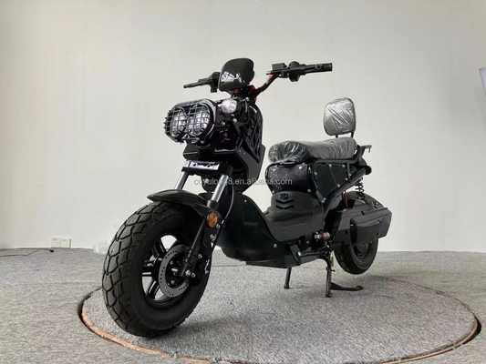 Scooters eléctricos personalizables de 1500W-2000W con faros dobles y carga rápida